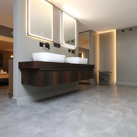 Διαμέρισμα 180 M2! *