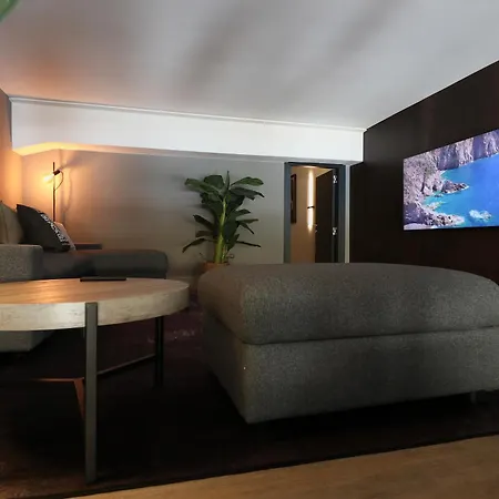 Διαμέρισμα 180 M2! Όλμπια